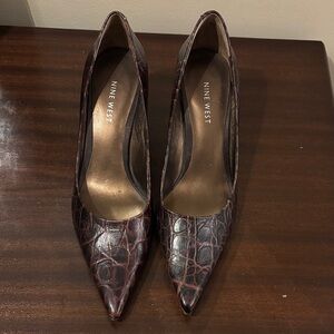 Nine West Brown leather croc print - Size 7M